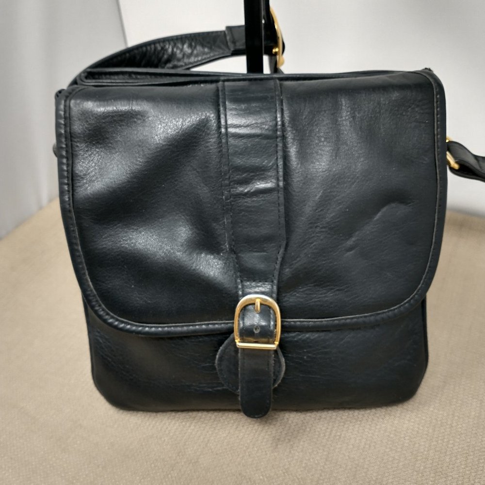 SAS BLACK LEATHER FLAP BAG